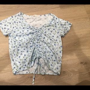 Floral cropped top, blue with scrunch!